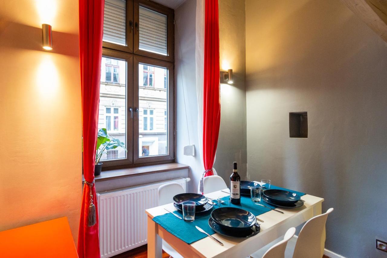 Lilly Apartment Main Train Station Old Town By The Castle Suites Krakau Exterior foto