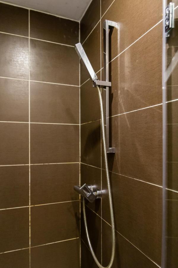 Lilly Apartment Main Train Station Old Town By The Castle Suites Krakau Exterior foto