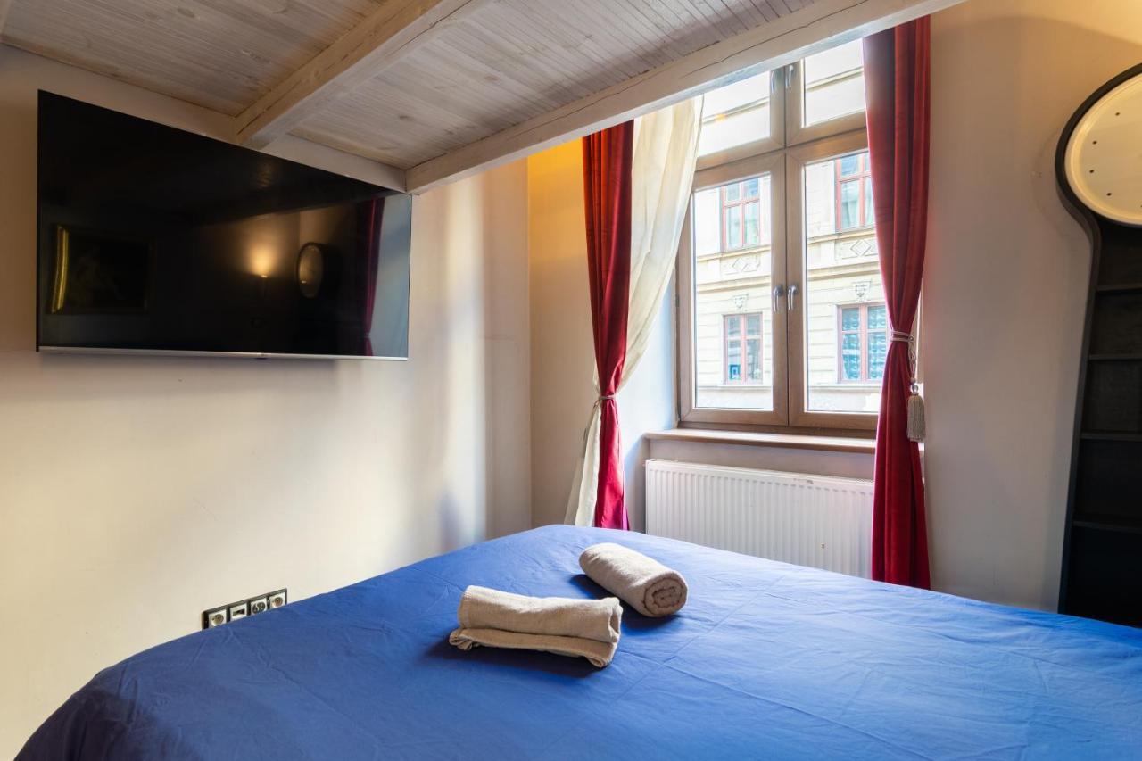 Lilly Apartment Main Train Station Old Town By The Castle Suites Krakau Exterior foto